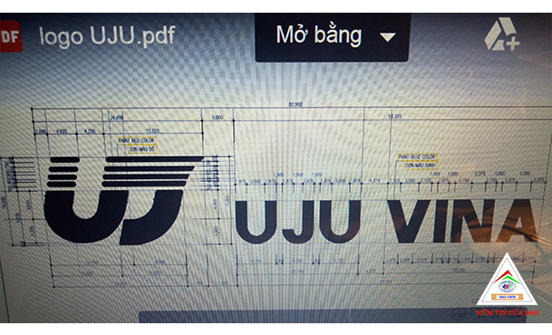 thi cong ve mai nha va ve logo mai nha may UJU VINA KCN Khai Quang - Vinh Phuc